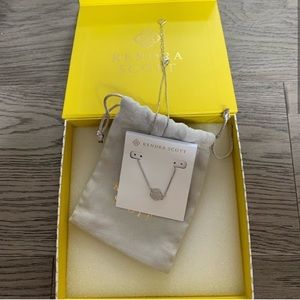 NWT Kendra Scott Tess Necklace